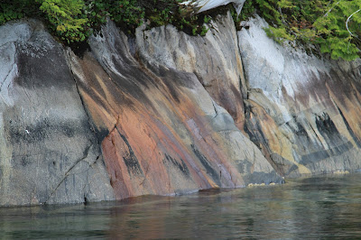 Different Coloration in Barnard Harbour, Iron Oxides?