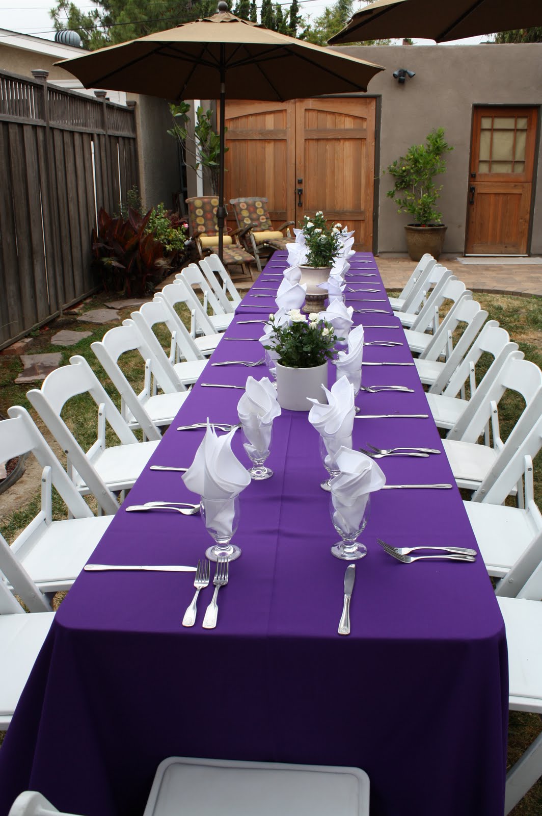 Party Productions: Banquet Tables Make for an Intimate Gathering