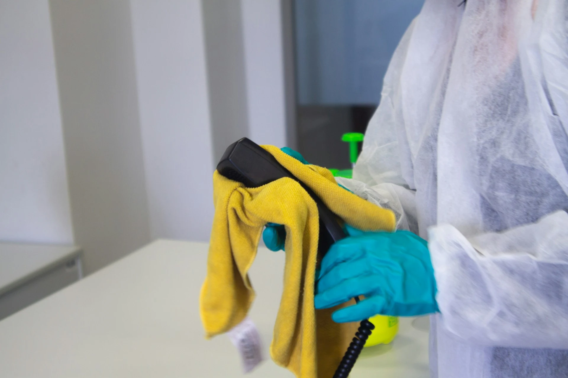 5 Essential Reasons to Opt for a Professional Cleaning Service