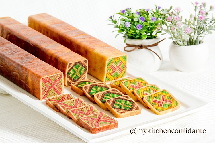 Malaysian Kek Lapis Sarawak, The layers cake with geometric patterns