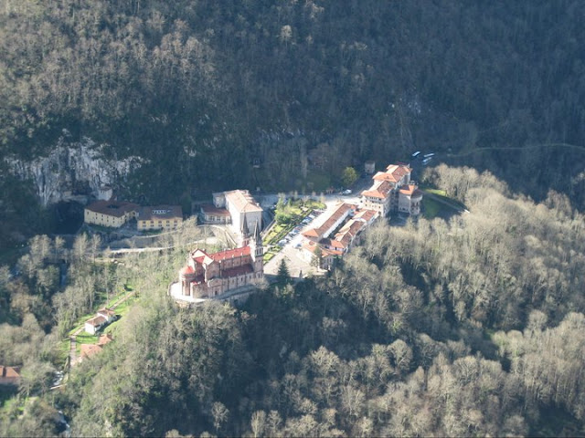 Rutas MontaÃ±a Asturias: Vistas de Covadonga