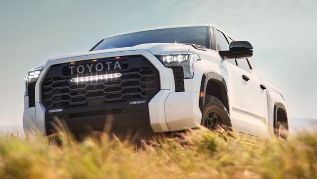 Eli Manning Meets the Tundra 1794 Edition | Toyota x NFL