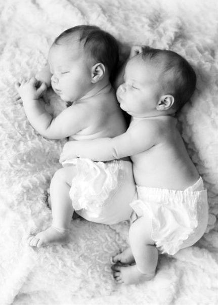 Very Cute Newborn Twin Baby Picture