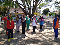 Tim Putri Gerak Jalan Indah dari PGRI Ranting Pameungpeuk Siap Meraih Juara Kembali