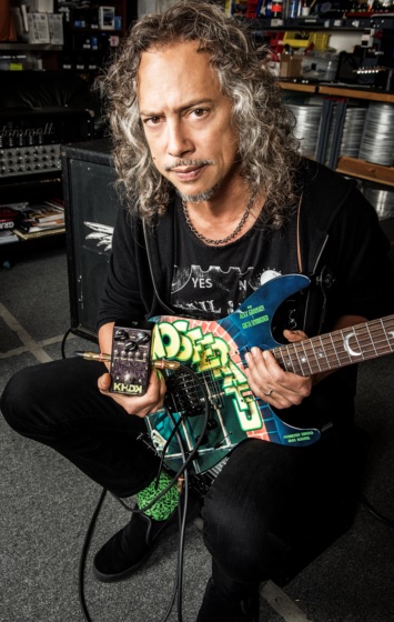 Foto de Kirk Hammett con canas