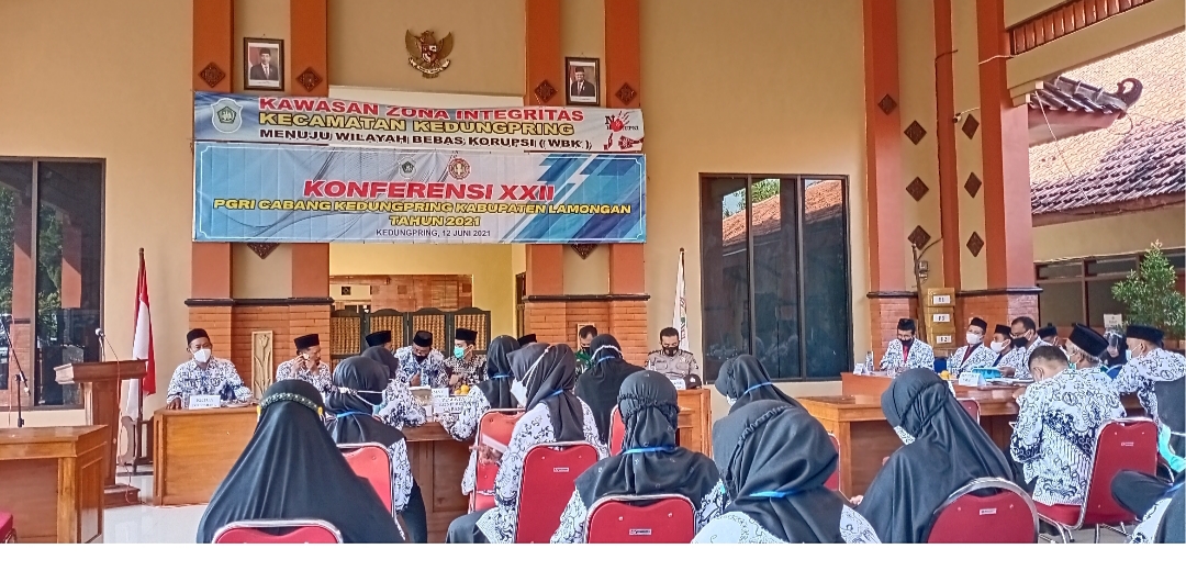 Konferensi XXII PGRI Cabang Kedungpring Lamongan 12 Juni