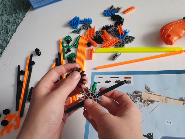 9-year-old building a Battle Bow from K'nex