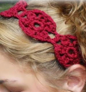 http://translate.googleusercontent.com/translate_c?depth=1&hl=es&rurl=translate.google.es&sl=en&tl=es&u=http://bellusthreads.com/2013/10/22/bellus-threads-flower-headband-free-crochet-pattern/&usg=ALkJrhhdoPCeOyD6C2W-dwQ-rkYZjlbdOA