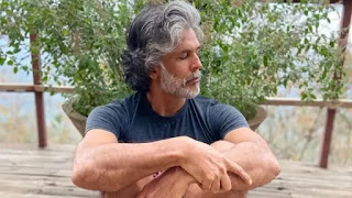 milind-soman-tests-positive-for-covid-19-shares-news-on-twitter