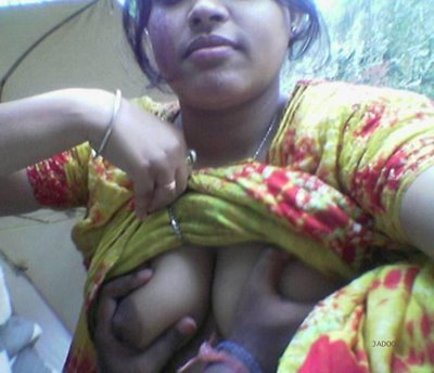 Desi lady get hard boobs press by pulled up her kameez desi nipples