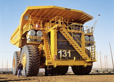 World Amazing Photos -  The Biggest truck ever