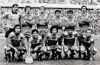 CLUB ATLÉTICO DE MADRID - Temporada 1984-85 - Pereira, Votava, Balbino, Julio Prieto, Landáburu, Arteche; Cabrera, Tomás, Hugo Sánchez, Quique Ramos y Marina. REAL SPORTING DE GIJÓN 1 (Zurdi) CLUB ATLÉTICO DE MADRID 2 (Marina 2). 17/04/1985. Copa del Rey, cuartos de final, partido de ida. Gijón, Asturias, estadio del Molinón.