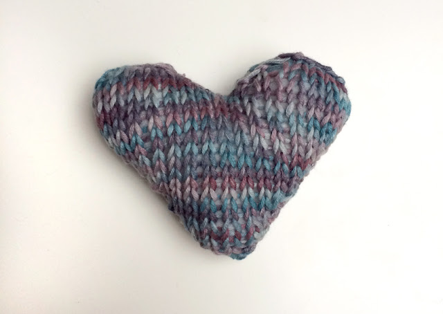 Mini knitted heart valentines knitting pattern