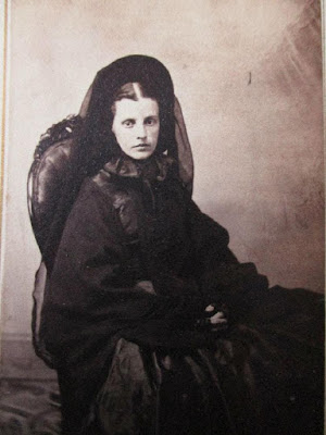 1800s Lady | 20 Horrifying Facts About Life In The 19th Century