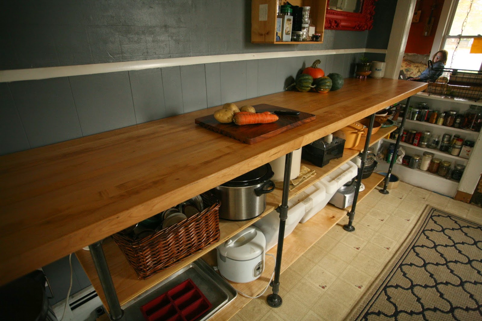 Whittled Down Life: DIY Black Pipe Kitchen Counter