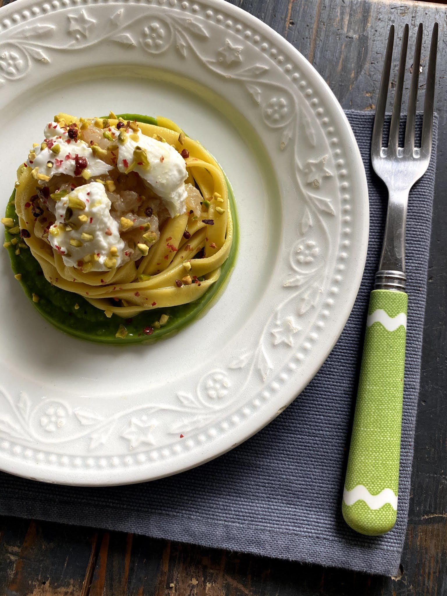 Fettuccine all'uovo con crema di piselli