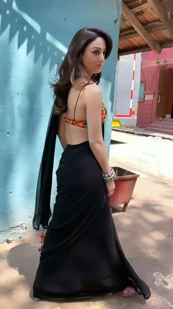 Sandeepa Dhar backless saree hot photos