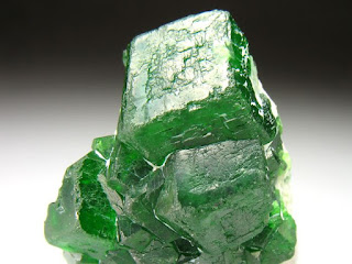 ديمنتويد Demantoid