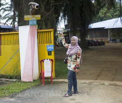 Pintu Masuk ke Extreme Jungle Park