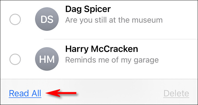 في الرسائل على iPhone أو iPad ، انقر على "قراءة الكل"