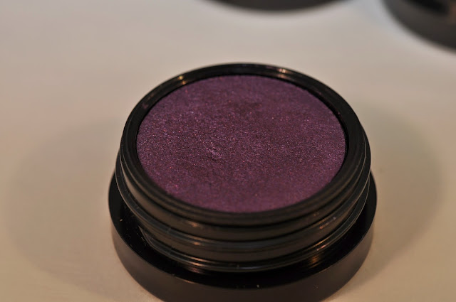 MAC Electric Cool Eye Shadow in Highly Charged