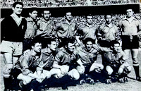 Selección de ESPAÑA - Temporada 1954-55 - Ramallets, Matito, Garay, Campanal II, Mauri, Zárraga y Carmelo; Mañó, Pérez Payá, Kubala, Rial y Gento - ESPAÑA 1 (Héctor Rial), INGLATERRA 1 (Bentley)- 18/05/1955 - Partido amistoso - Madrid, estadio de Chamartín - Alineación: Ramallets; Matito, Garay, Campanal II; Mauri, Zárraga; Mañó, Pérez Payá, Kubala, Rial y Gento