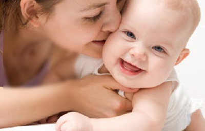 Cara Menghilangkan Keringat Buntet pada Bayi di Wajah Muka Dan di Punggung 