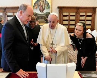 Prince Albert and Princess Charlene meet Pope Francis in Vatican