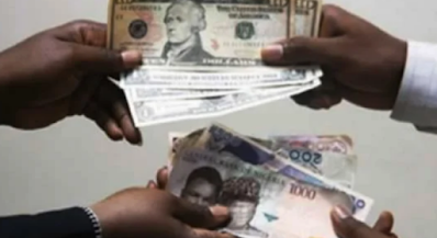 Naira exchanges 580 to the dollar
