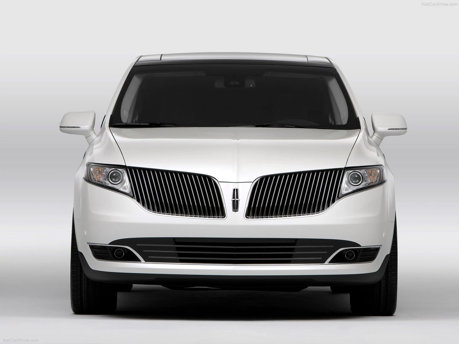 Hình ảnh xe ô tô Lincoln MKT 2013 & nội ngoại thất