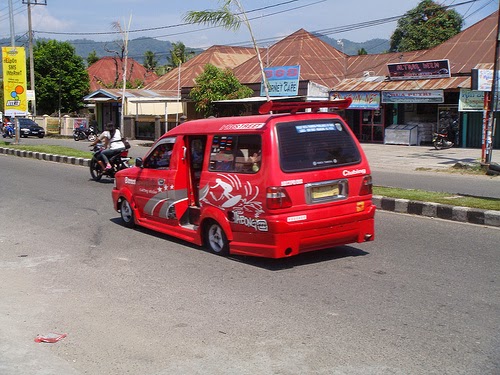 Dunia Modifikasi: 24 Mobil Angkot Dimodifikasi Tambah Keren