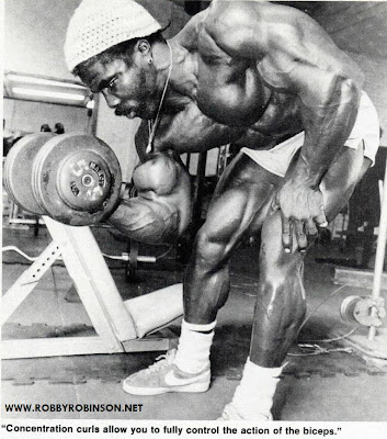 ROBBY ROBINSON - "THE BLACK PRINCE" - GOLD'S GYM, VENICE CA OLD SCHOOLD TRAINING - DUMBBELL BICEPS CONCENTRATION CURLS OFF THE KNEE ROBBY ROBINSON'S MASTER CLASS ▶ www.robbyrobinson.net/master-class.php