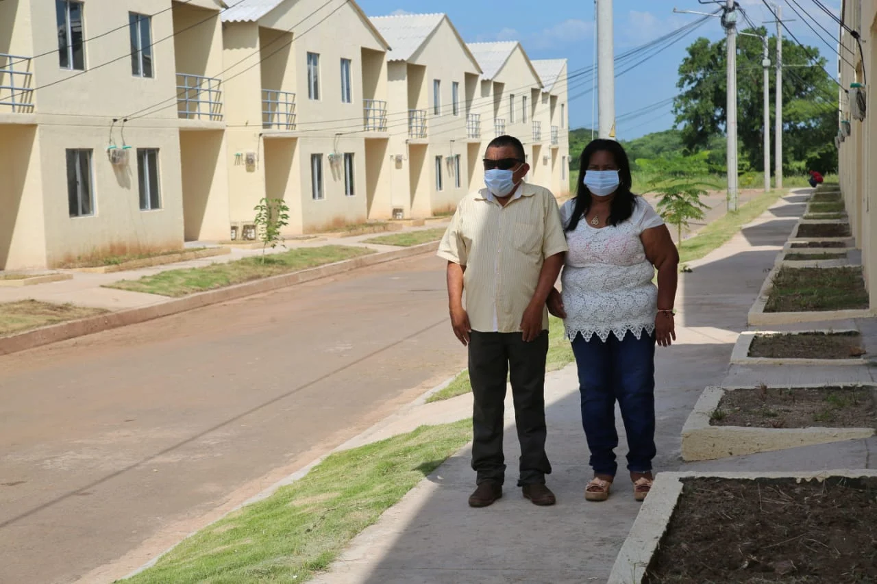 hoyennoticia.com, Jonathan Malagón: "Más de $10.200 millones se invirtieron para construir viviendas gratuitas en El Molino, La Guajira"
