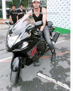 อนันดา เอเวอร์ริ่งแฮม กับ ซูซูกิ บิ๊กไบค์ (Ananda Suzuki Big Bike)id=