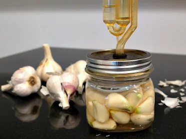 5 Health Benefits of Fermented Garlic + How to Make It Fermented Garlic