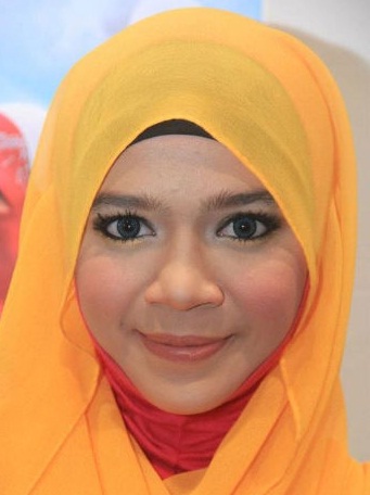 Diana Amir Bakal Kahwin Dengan Ustaz Tahun 2013? : Mean Shiney