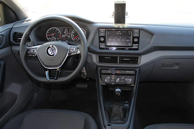 Volkswagen T-Cross 200 TSI Automático - painel