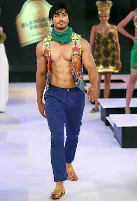 Vidyut Jamwal Bollywood Fashion Style 