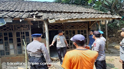 Satbrimob Polda Banten Yon A Pelopor bersama Jajaran Polres Pandeglang, Laksanakan Korve di Daerah Terdampak Gempa