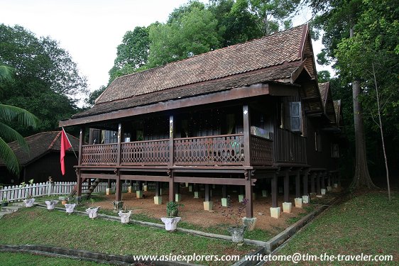 Kajian Tempatan Tahun 4 Rumah  Tradisional Rumah Kelantan 
