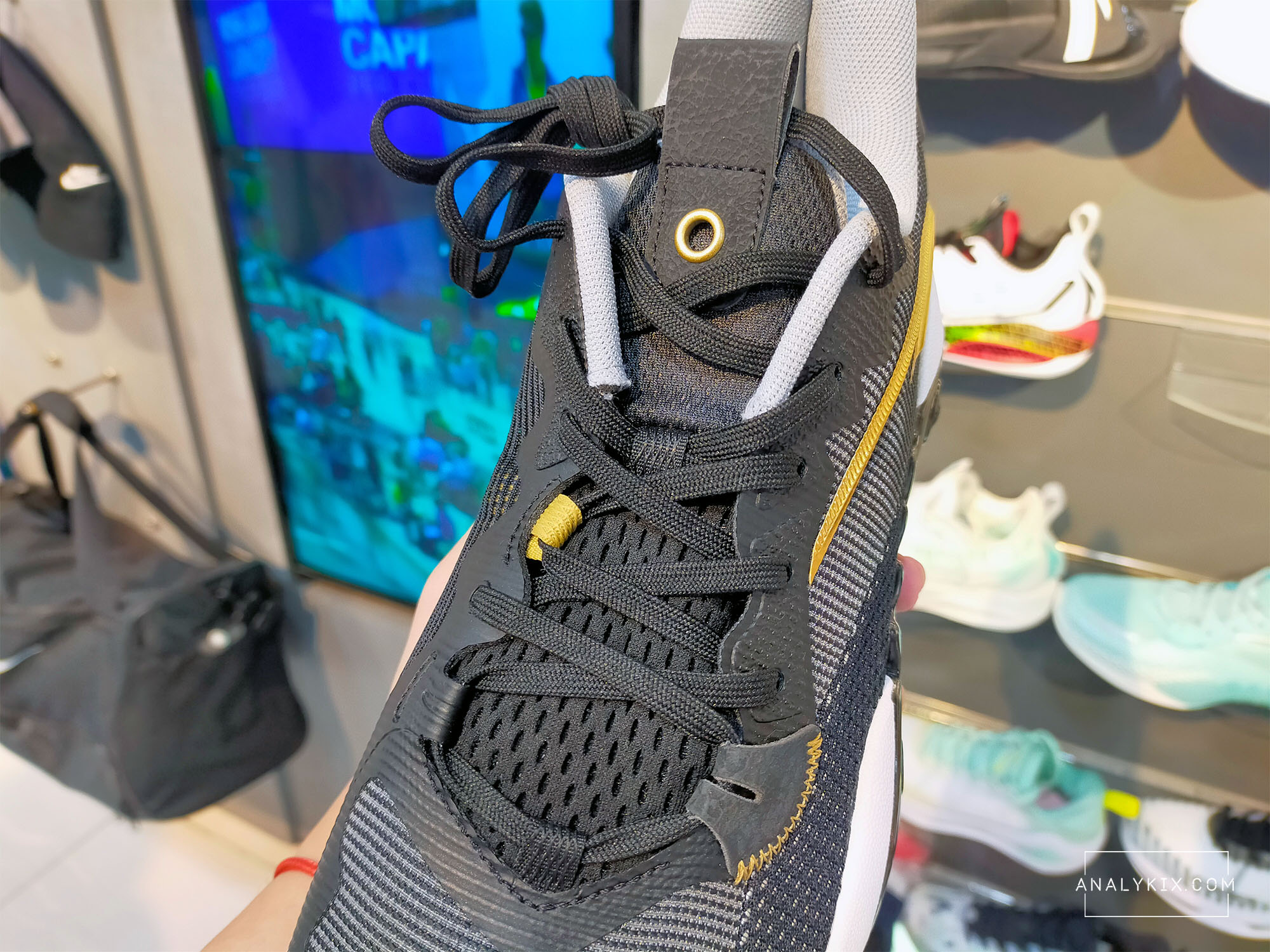 extra support pieces in the lacing system for lockdown
