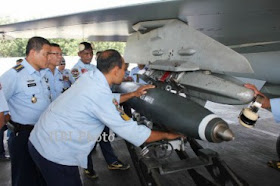 Pesawat F16/Fighting Jatuhkan Bom 250 Kilogram Karya LITBANG TNI AU