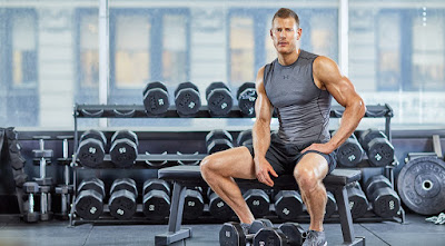 ACTOR TOM HOPPER'S ADVICE FOR LOOKING AND FEELING BETTER THAN EVER