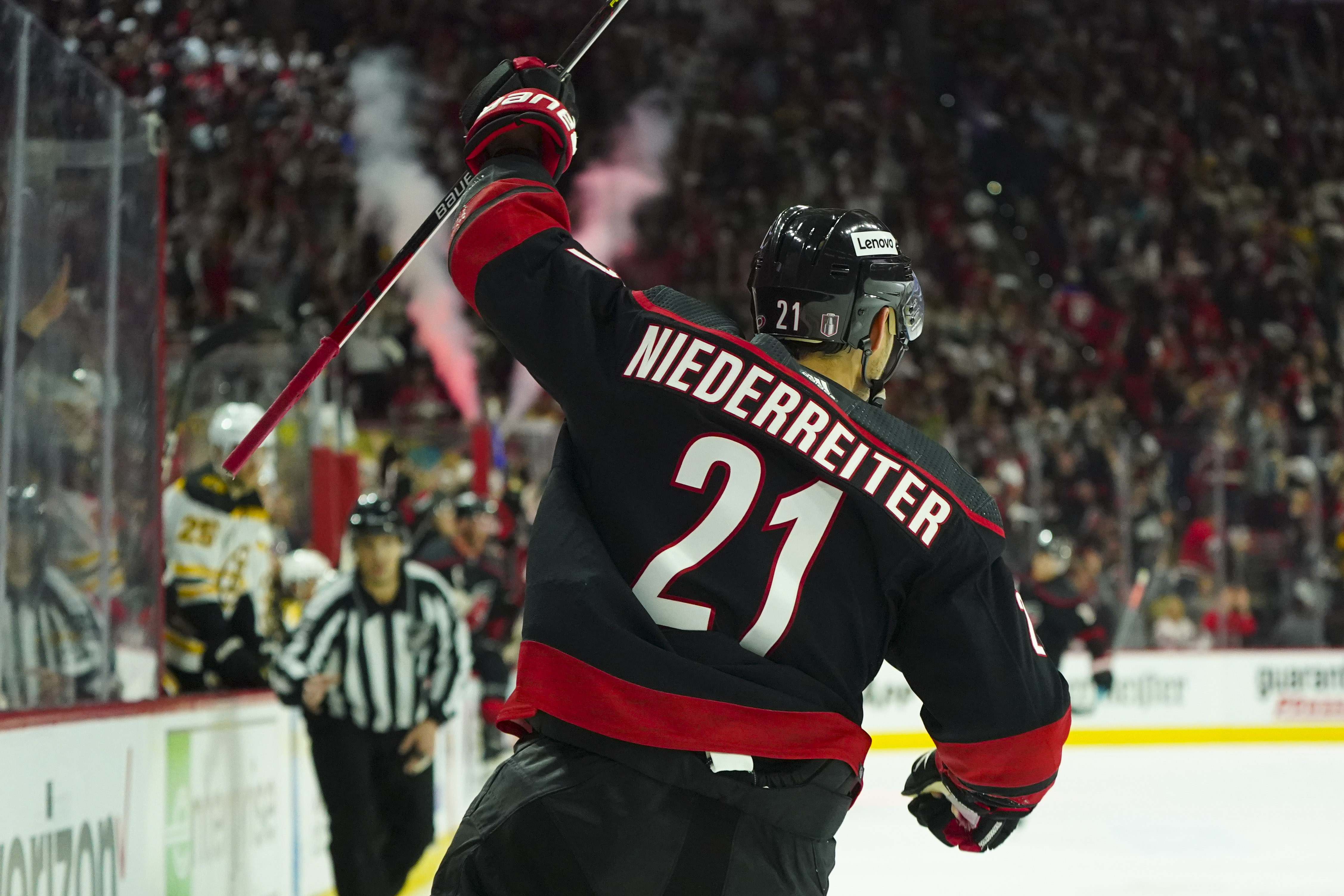 Islanders Sign Nino Niederreiter; No Progress on New Arena - Lighthouse  Hockey