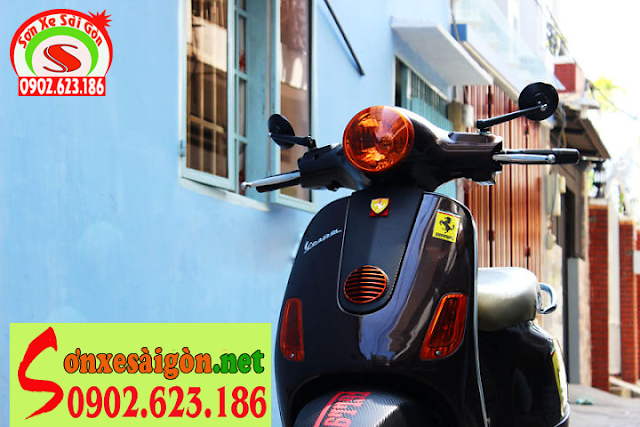 Mẫu sơn xe Vespa LX màu đen bóng, chóa đèn màu đất nung [Vespa_103]