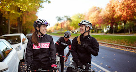 [photo]ロードバイクで社会を助けるチャリティーライドに参加する。