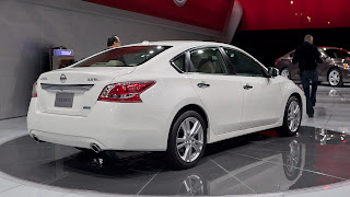 2013 nissan altima back view