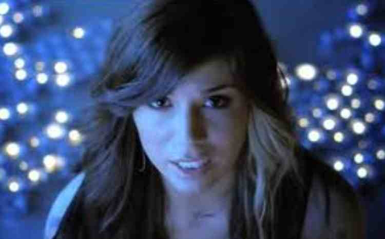 Lirik Lagu A Thousand Years - Christina Perri dan Terjemahannya