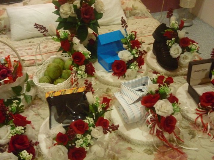 Nurin's florist: GUBAHAN HANTARAN (BERTEMA MERAH PUTIH 