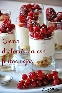 Crema diplomática con frutos rojos